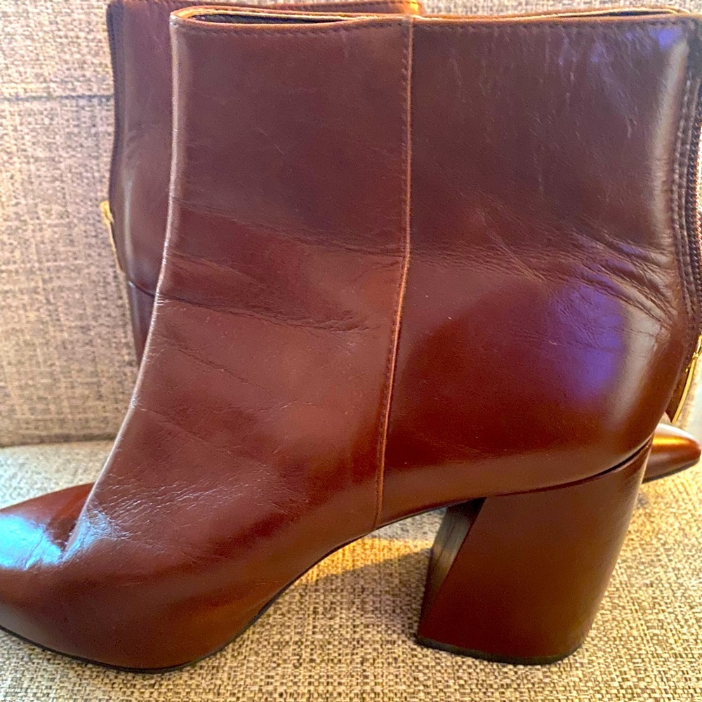 Warm brown vince camutto ankle boots
